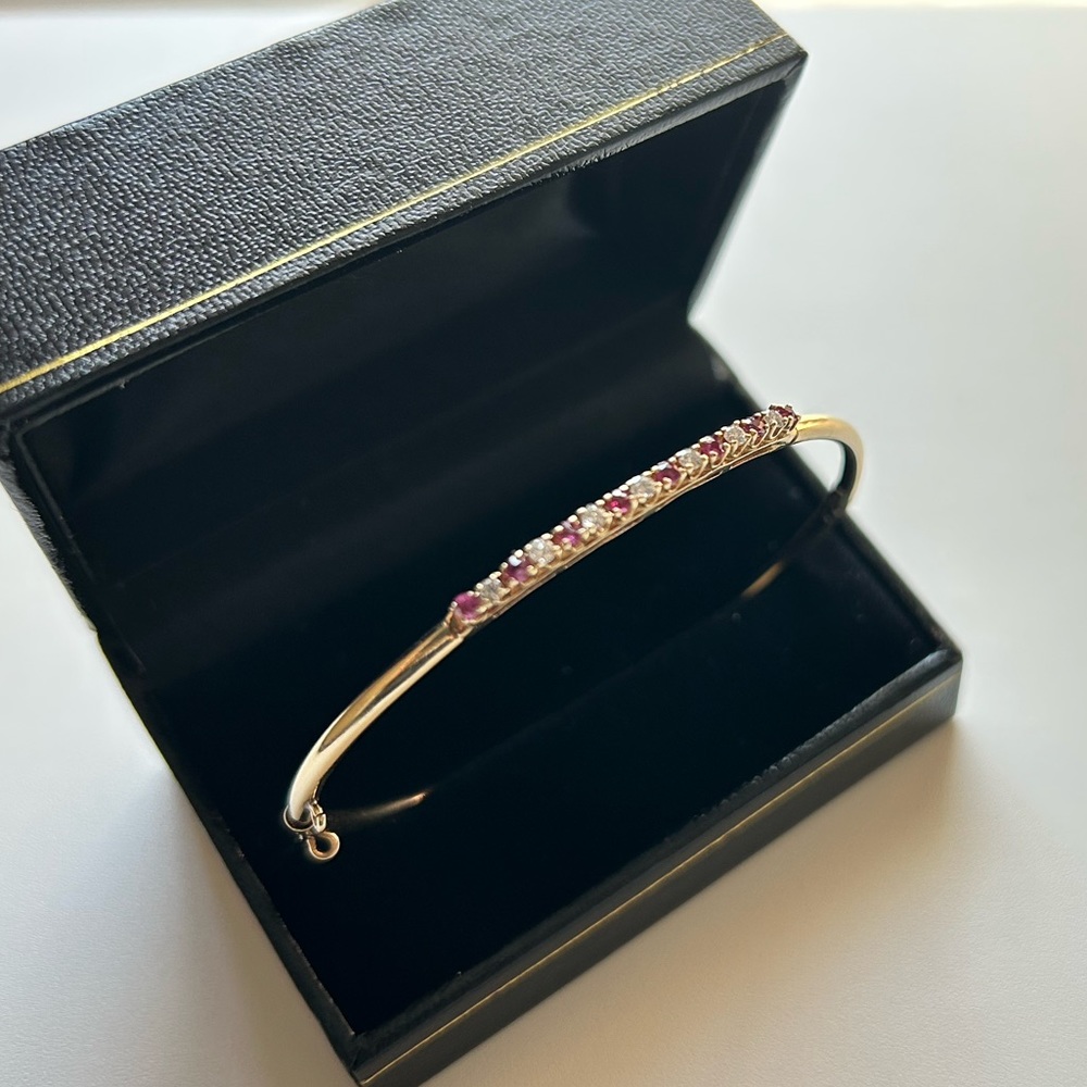 White and red stone thing gold bangle bracelet